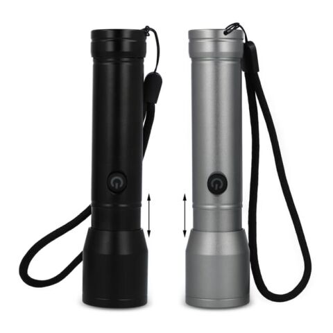 Wiederaufladbare Taschenlampe aus recyceltem Aluminium IPX4 Silber | 1-farbiger Tampondruck | Seite 1 | 35 mm x 15 mm
