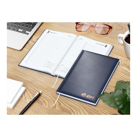 Tageskalender Basic Mo.–Fr. je 1 Seite 320 Seiten Kunstleder-Hardcover Dunkelblau | DIN A5 | Kupferprägung | Kupferprägung inkl.
