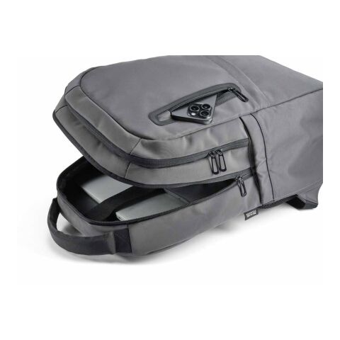 Chicago Rucksack 20L aus recy. PET. Geeignet für Laptops bis 17". Dunkelgrau