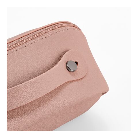 Macao 3,5L Kulturtasche aus recy.Leder. Mit Zipper und Tragegriff Rosa | ohne Werbeanbringung | Nicht verfügbar | Nicht verfügbar | Nicht verfügbar