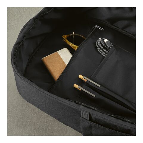 Budapest 16L Rucksack aus rPET. Vordertasche. Laptops bis 17&quot; Schwarz | ohne Werbeanbringung | Nicht verfügbar | Nicht verfügbar | Nicht verfügbar