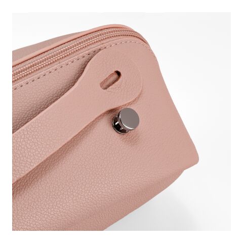 Macao 3,5L Kulturtasche aus recy.Leder. Mit Zipper und Tragegriff Rosa | ohne Werbeanbringung | Nicht verfügbar | Nicht verfügbar | Nicht verfügbar