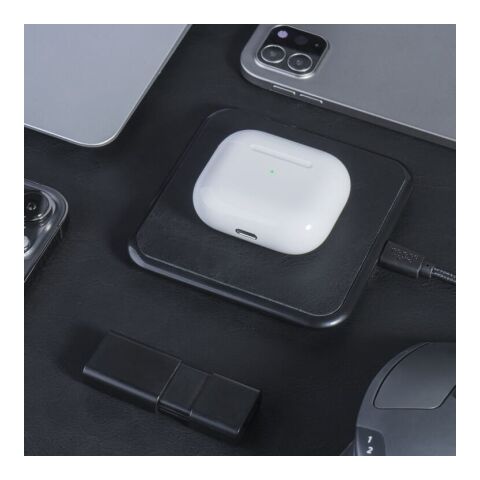 2259 | Xoopar Iné Wireless Fast Charger - Recycled Leather 15W Schwarz | ohne Werbeanbringung | Nicht verfügbar | Nicht verfügbar | Nicht verfügbar