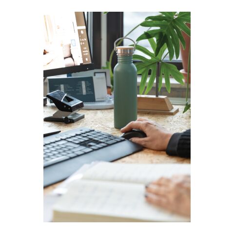 Moderne Stainless-Steel Flasche mit Bambusdeckel grün | ohne Werbeanbringung | Nicht verfügbar | Nicht verfügbar